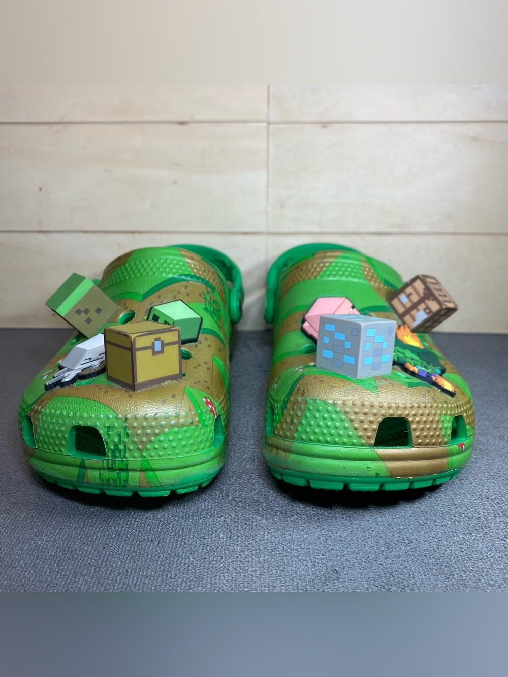 Crocs Classic Clogs Minecraft Green Unisex Kid's Size 13 Shoes Slip-Ons - Picture 5 of 11
